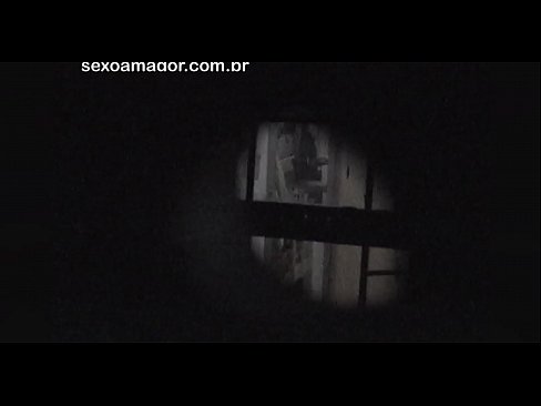 ❤️ Блондинку тайно снимает на видео соседский вуайерист, спрятанный за полыми кирпичами ☑ Анал у нас ❤
